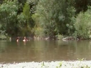 Naturist ripened pāris pie the upe, bezmaksas pieaugušais filma f3